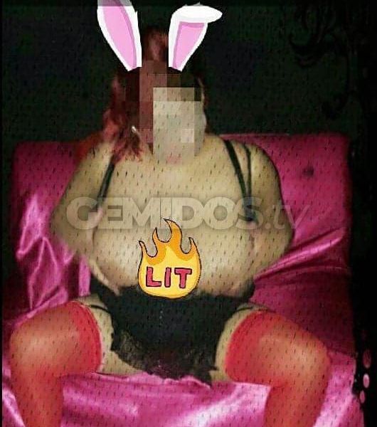 Si quieres cojer con una verdadera Tetona Caliente yo soy tu mejor opcion, desde siempre he tenido unas tetas muy grandes, un hermoso rostro y como tambien soy muy cachonda decidi empezar a trabajar como sexoservidora y encontre mi trabajo ideal.

La mayoria de los clientes repiten puede ser por lo apasionada que soy a la hora del sexo o por que soy una experta en haciendo rusas con mis senos tambien se mover mi vagina y dar el tan famoso Beso de Singapur.

Si quieres coger con una tetona encantadora contactame para que hagamos una cita y vivas tu fantasia de disfrutar de unas buenas tetas.