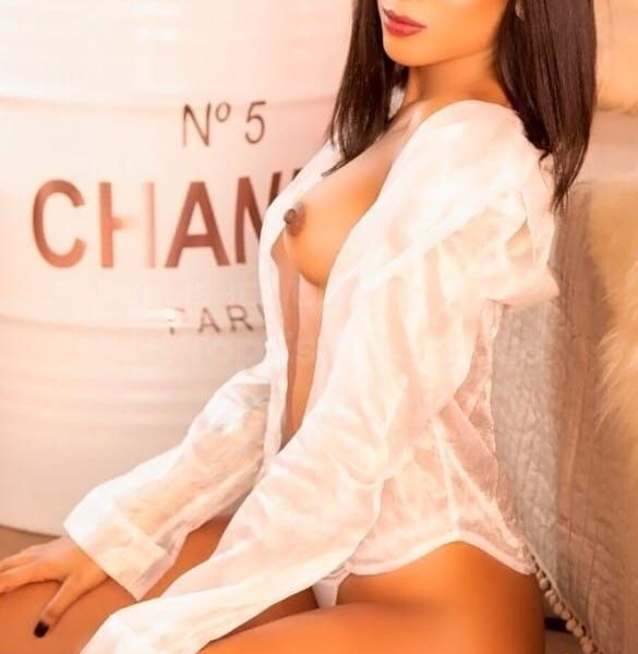 Hi, My name is Cleo! I'm a very sweet, young lady. You will easy lose yourself between my curves and my soft skin. I seek to meet new people in my life, I really enjoy having sex and I know more about sex and experiences! Contact me anytime!