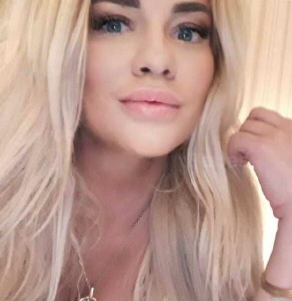 Hello and welcome to my profile! I am a beautiful, slim and independent girl from the Germany . Seductive and intriguing, a real goddess of pleasure. I am your dream ..... 100% REAL photo. If you like, you will see ... then you will like what you get .... I like to give pleasure as much as I like to receive it. I am the perfect combination of wild sexuality and incredible grace at the same time .... Do not miss the chance to meet me .....
