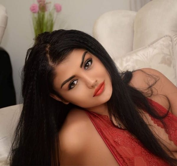 Hello my love, I'm Susana, with a beautiful face of an angel and a body of scandal, new to the city, come and discover a new experience and have a pleasant moment of relax IN my company ... Sublime beauty, delicious, beautiful, attractive, attentive and very feminine ... I like new experiences, I am sociable, smiling, cheerful, open-minded and affectionate So come and improve your daily life with a very good experience, a magical moment of relaxation, intense well-being, escape and relaxation in my company ... LUXURY ACCOMPANIMENT And I invite you to spend exceptional moments,